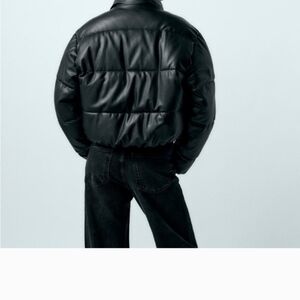 Zara Women's Sleek Black Puffer Jacket Size S